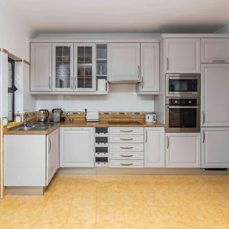 #V3 Peaceful • Charming Vila, Near The Beach * Albufeira
